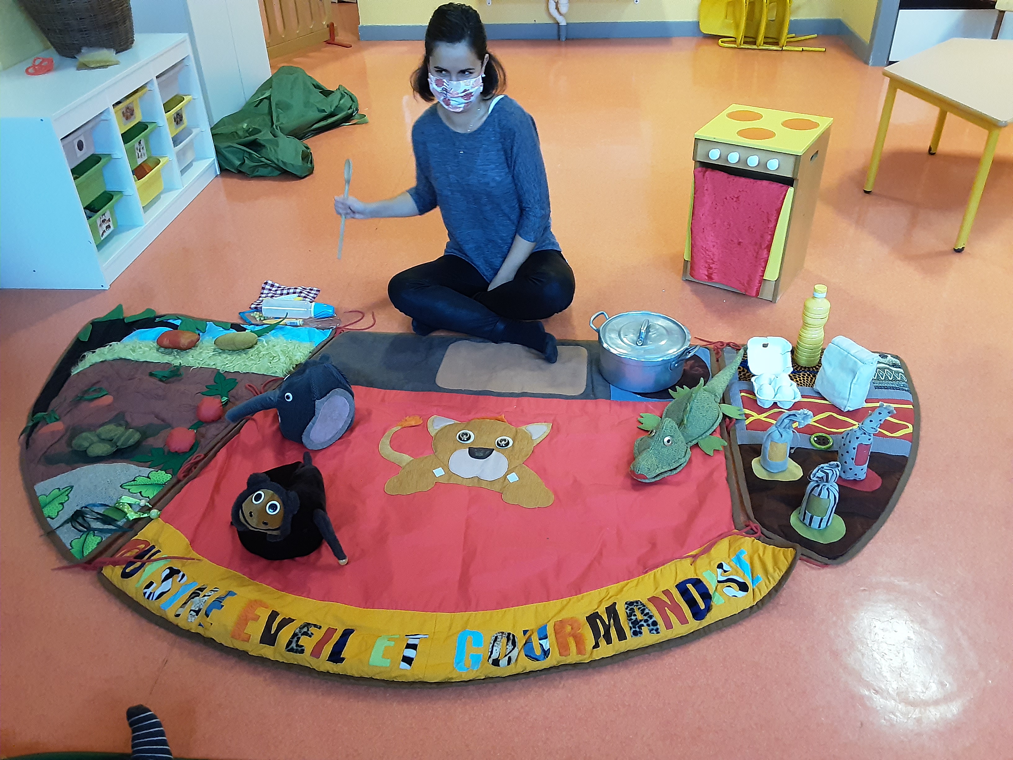 Atelier lecture de conte et éveil à la gourmandise avec tapis sensoriel - Alimentation Éclairée
