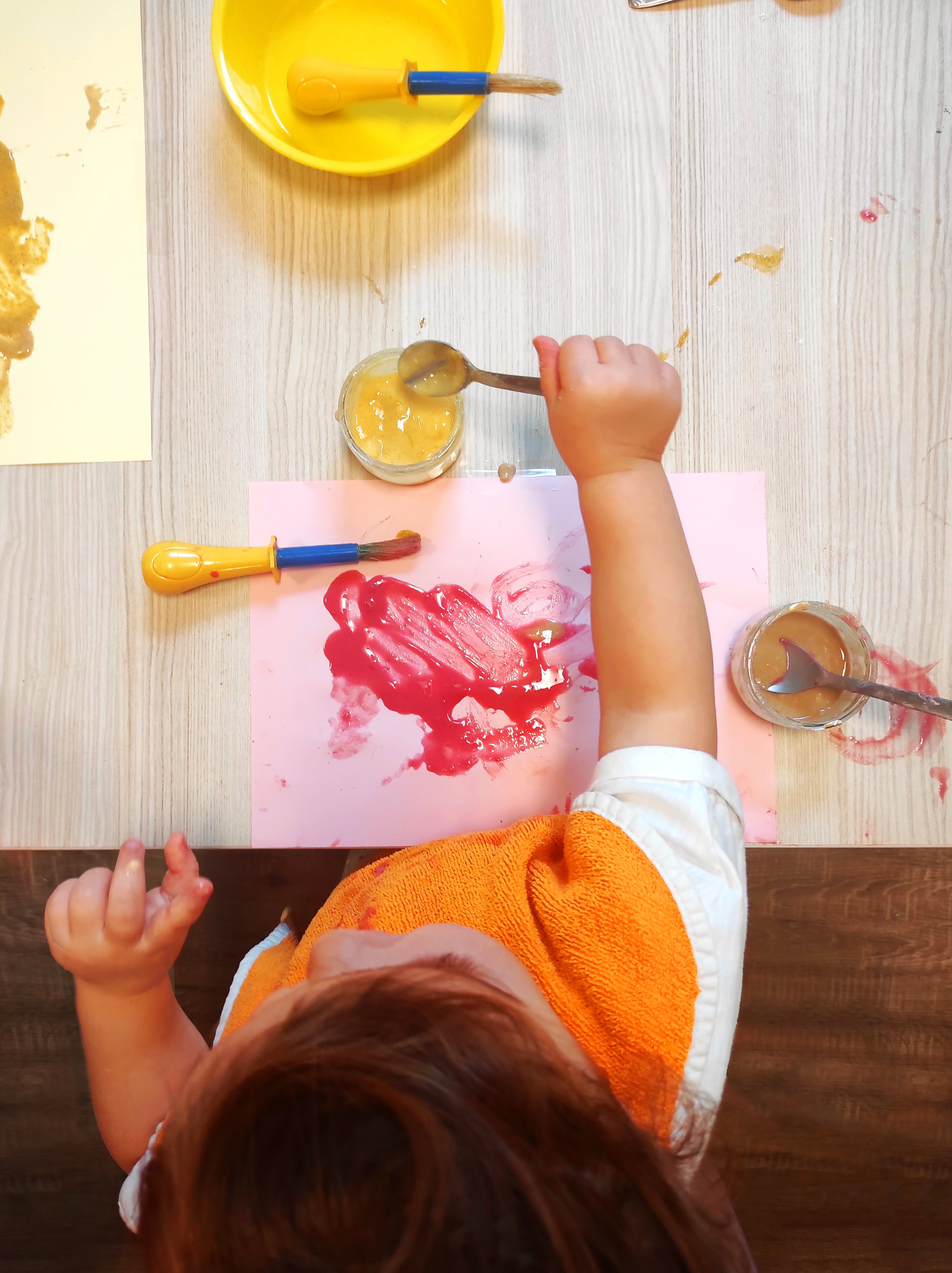 Atelier peinture alimentaire naturelle et sensorielle pour bébé - Alimentation Éclairée